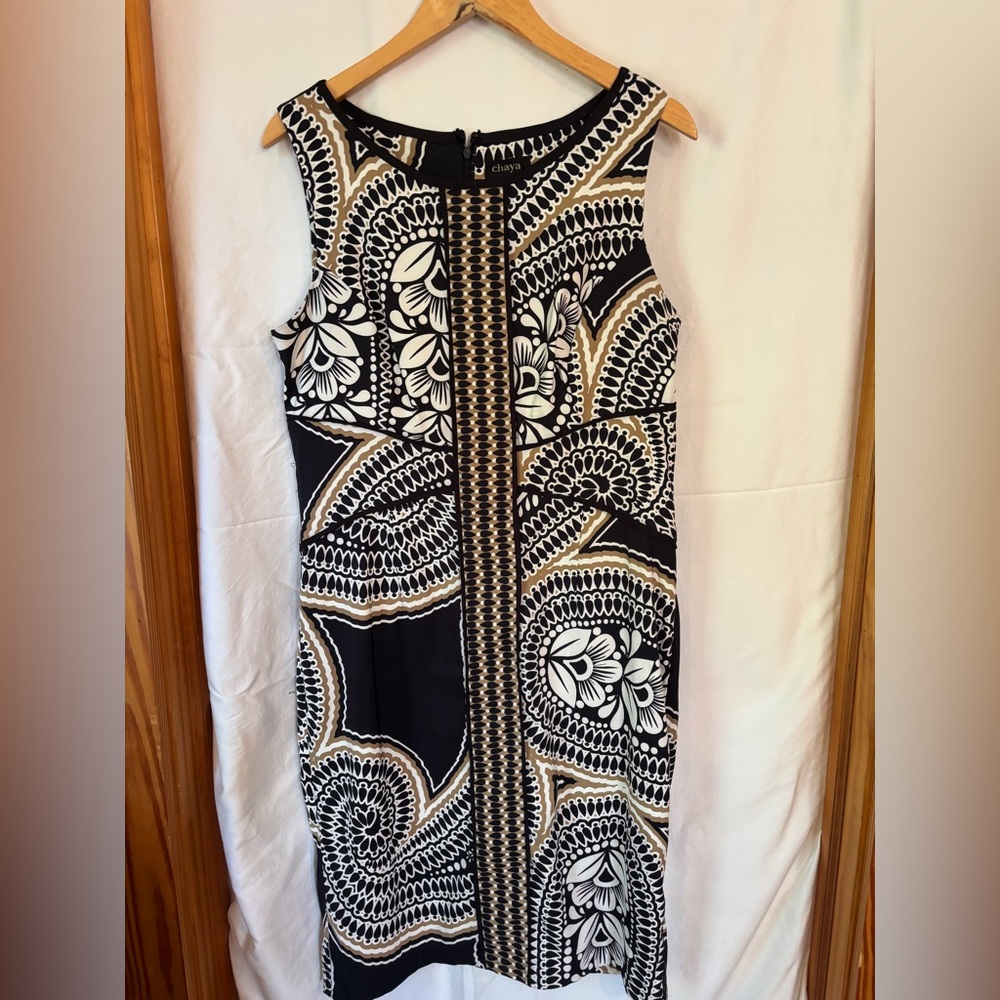 Chic Black and White Patterned Midi Dress